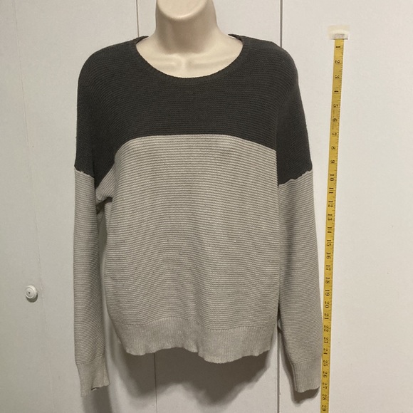 BDG Urban Outfitters Chunky Colorblock Sweater Light Grey Dark Gray Women SP - Picture 2 of 13